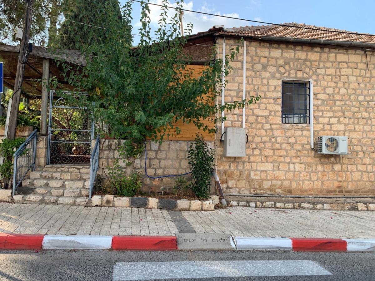 בית האבן העתיק מ-1885 עם מגונית פרטית בחצר Rosh Pina Extérieur photo